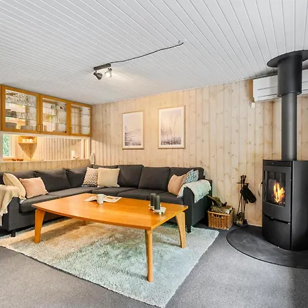 3 Bedroom Beautiful In Holiday home Ansager
